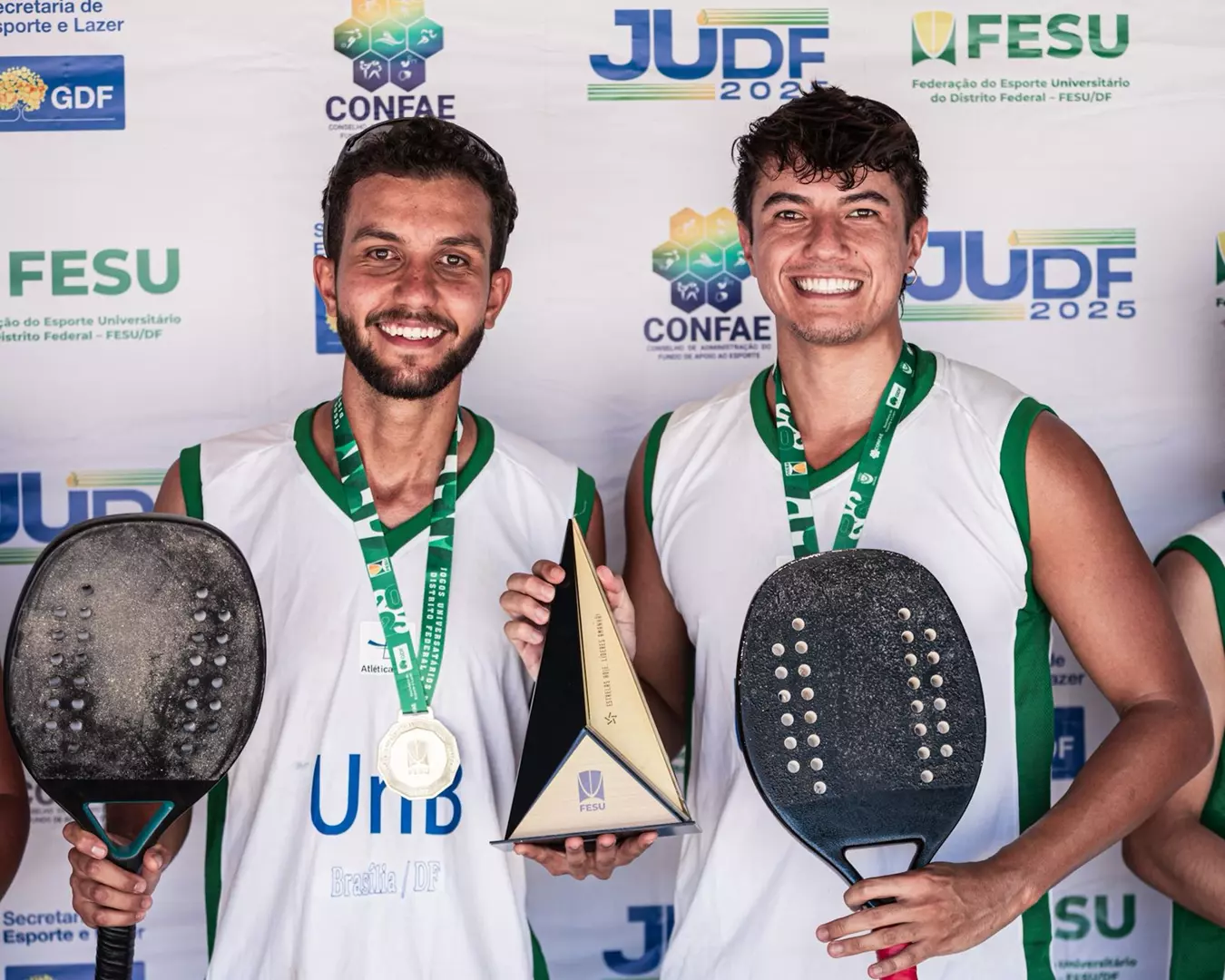 Joabe e Vitor, da UnB, conquistam o título do Beach Tennis Masculino no JUDF Praia 2025